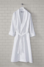 Load image into Gallery viewer, BATAS DE BAÑO O ALBORNOCES