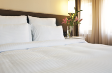 Load image into Gallery viewer, T250 - BLANCOS O ROPA PARA HABITACIÓN - SATIN STRIPE