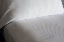 Load image into Gallery viewer, T250 - BLANCOS O ROPA PARA HABITACIÓN